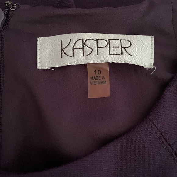 Kasper Plum Sleeveless Sheath Dress Size 10 – Elegant Cut-Out Neckline, Like New - Picture 10 of 12